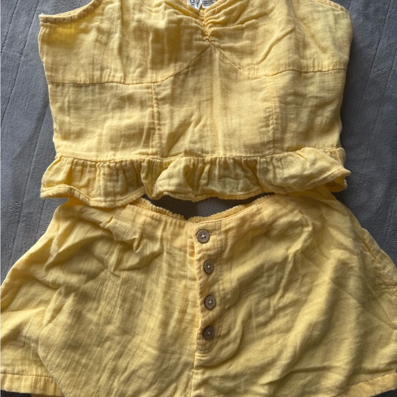 Roxy Yellow Women's Shorts - Picture 1 of 1
